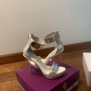 Woman shoes
